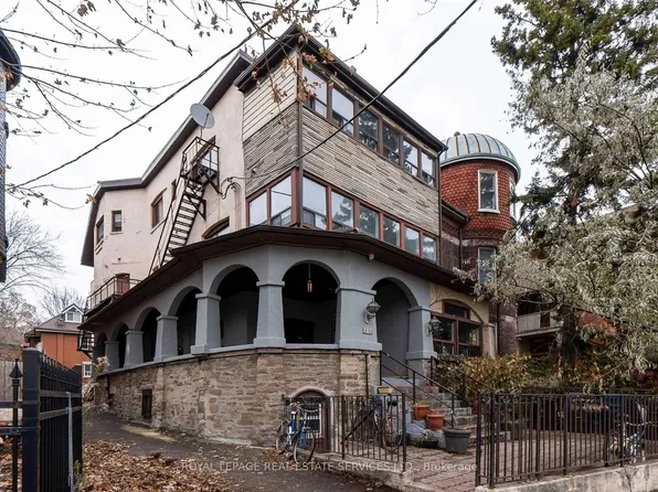 1530 King St W #102, Toronto, ON M6K 1J6