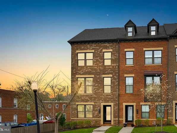 5719 11th St N, Arlington, VA 22205