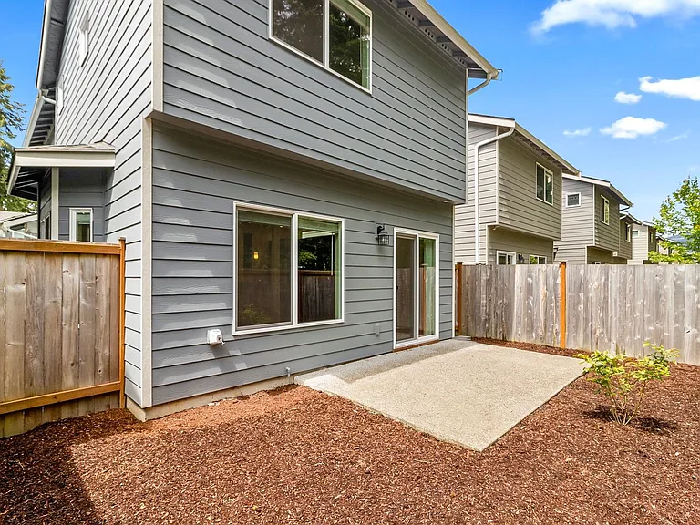 323 Penny Ave — Photo 18