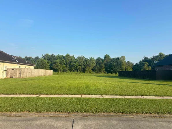 620 Shadowlawn Dr, Berwick, LA 70342