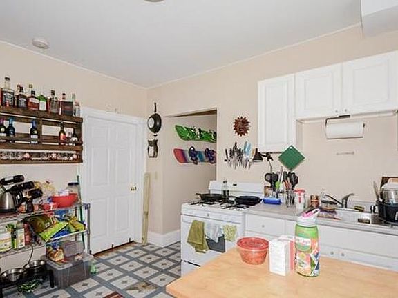 Dine in kitchen. New tile floors installed since this picture was taken