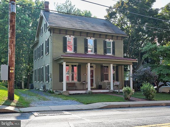 2nd image of 318 N George St