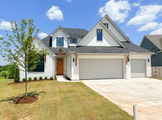 6525 Oxnard St, Edmond, OK 73034