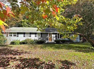 351 Old Military Rd, Pownal, VT 05261