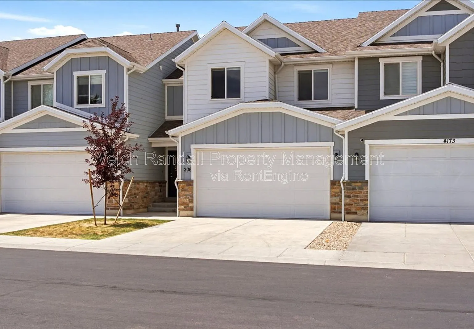 3 bed, 2.5 bath, 1570 sqft, $2,045 — Photo 2