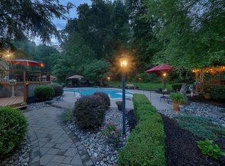 8 Fawn Ridge Rd, Lebanon, NJ 08833