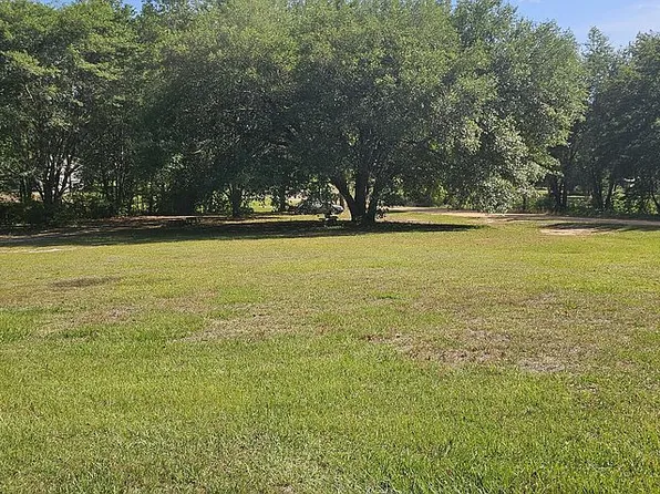 713 Samanda Ln, Caryville, FL 32427