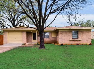 2737 Anderson St, Irving, TX 75062