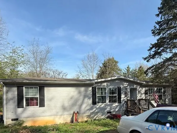 138 Stonewall Rd, Weyers Cave, VA 24486