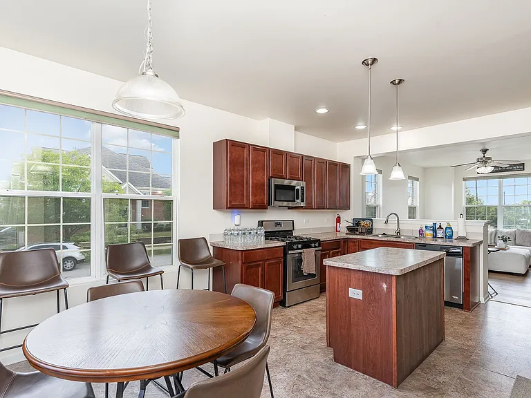 15373 Sheffield Square Pkwy — Photo 5