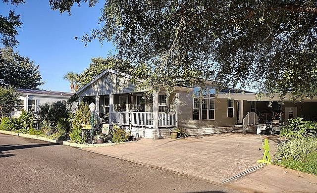 1st image of 317 Kingslake Dr