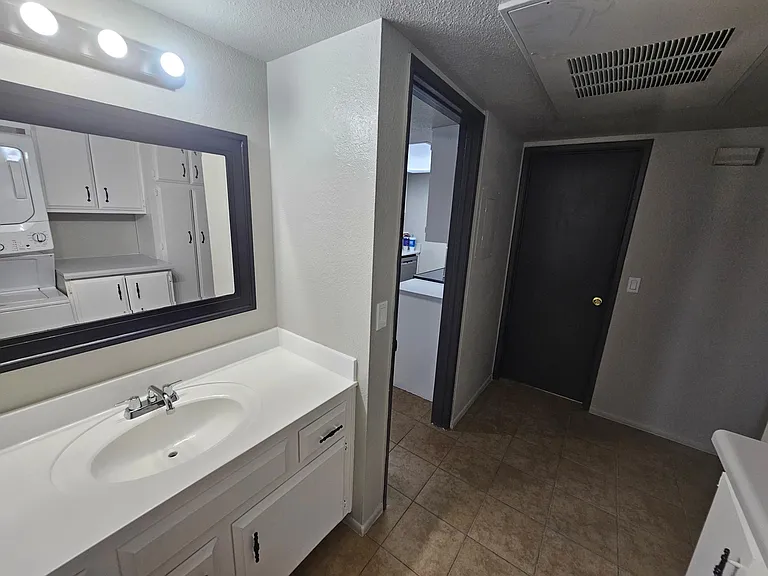 3046 E Marconi Ave #103 — Photo 28