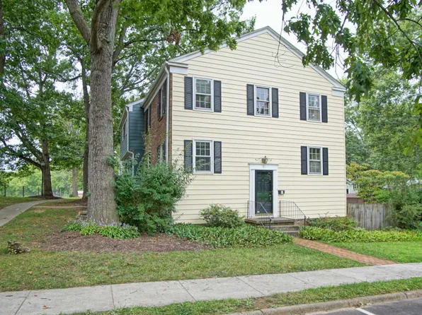 101 Yorkshire Ct, Blacksburg, VA 24060