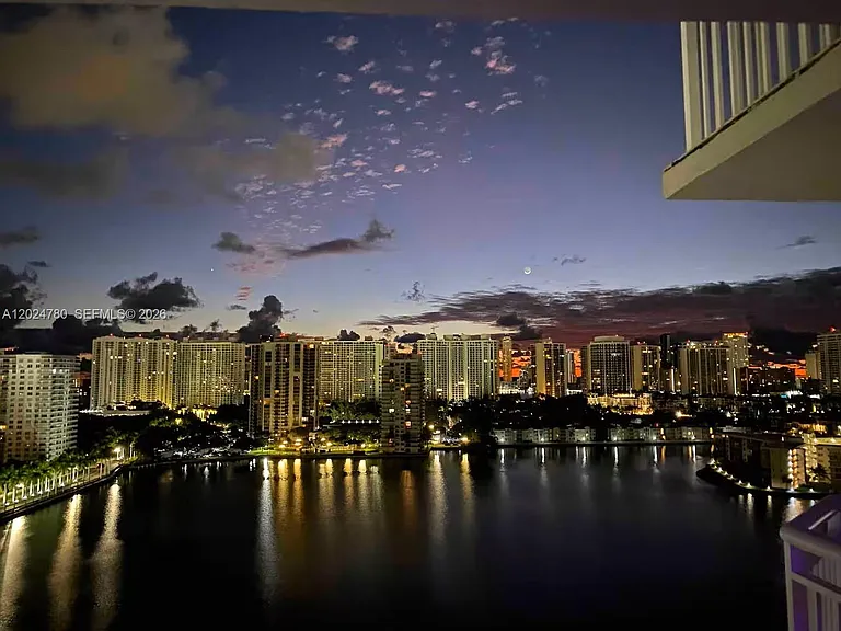 18081 Biscayne Blvd #1904 — Photo 31