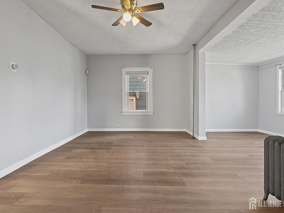 5th image of 83 May St