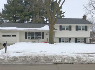 1111 Davis St, Sun Prairie, WI 53590