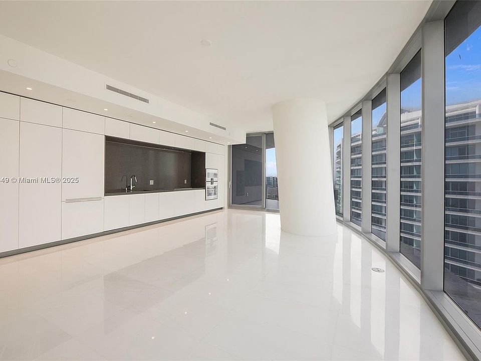 1st image of 300 Biscayne Blvd #4708