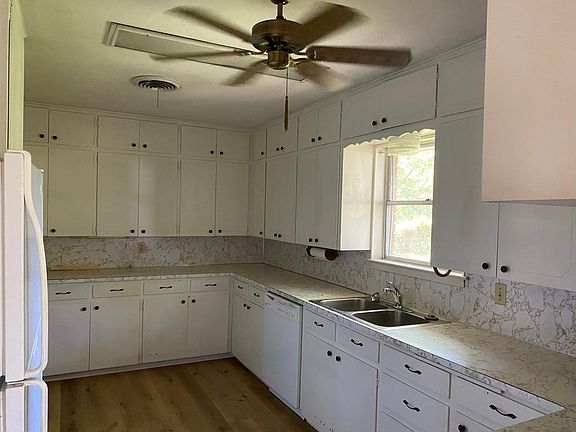 2nd image of 402 E 21st Ave