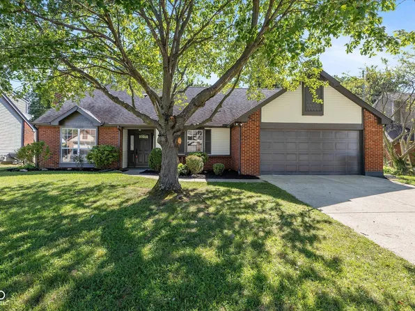 935 Jonathan Dr, Plainfield, IN 46168