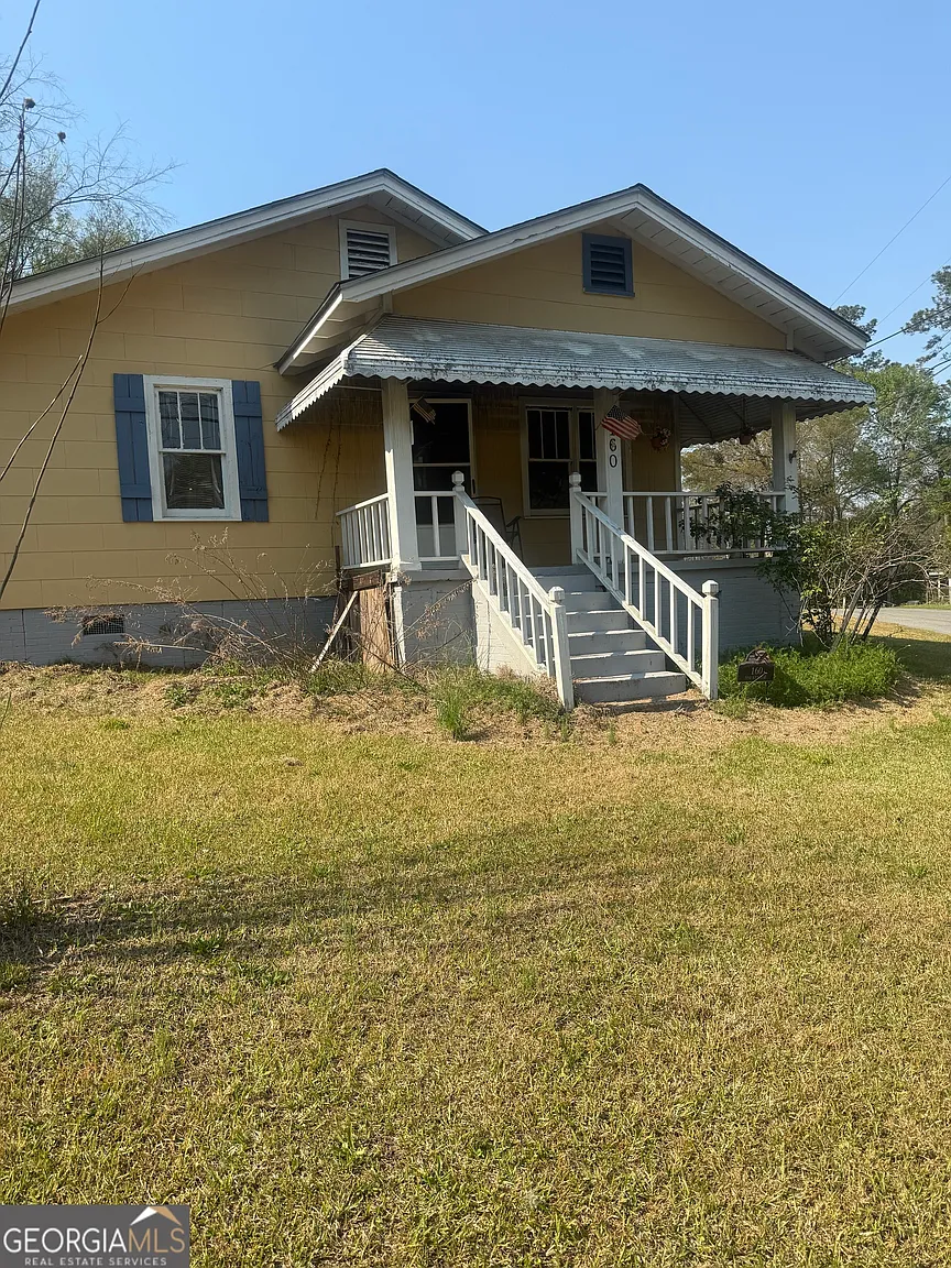 160 Pine Ave SE photo 1