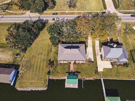 4th image of 2049 False River Dr