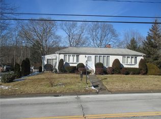 129 Hotchkiss Grove Rd, Branford, CT 06405