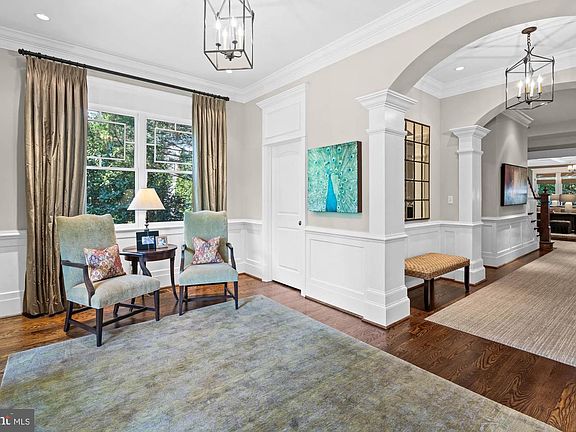 5th image of 2215 King Pl NW