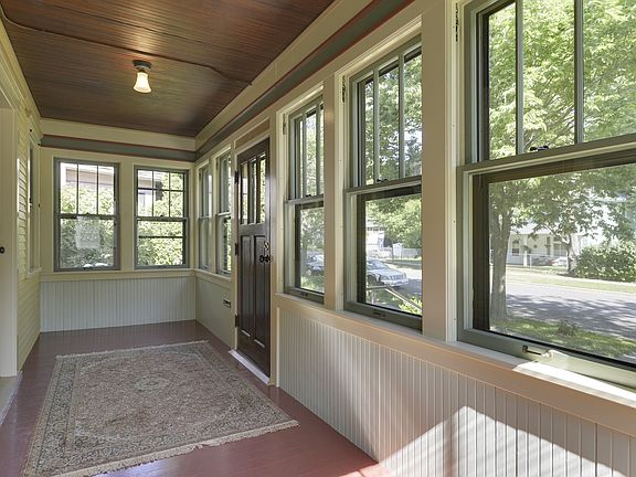 4th image of 530 Jenks Ave