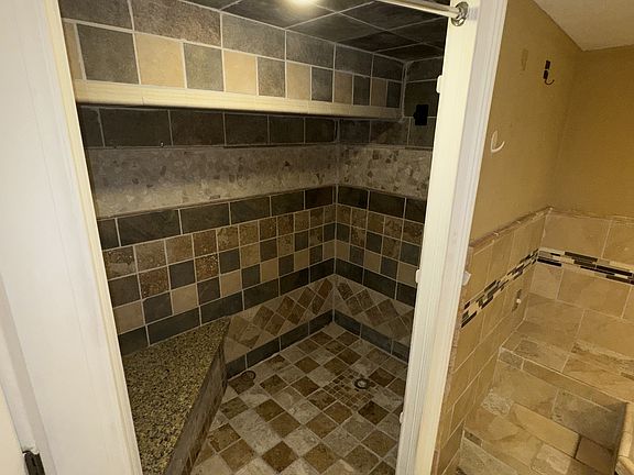 4th image of 3119 N College Ave #6