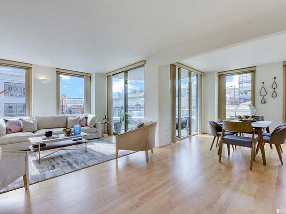 3rd image of 88 King St Unit 313