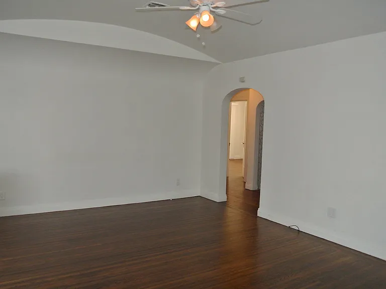 1341 Maple St — Photo 4