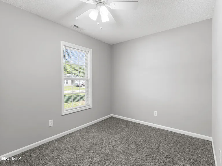 130 Sweetwater Dr — Photo 14
