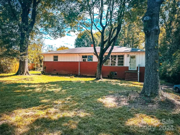 78 Dogwood St, Albemarle, NC 28001