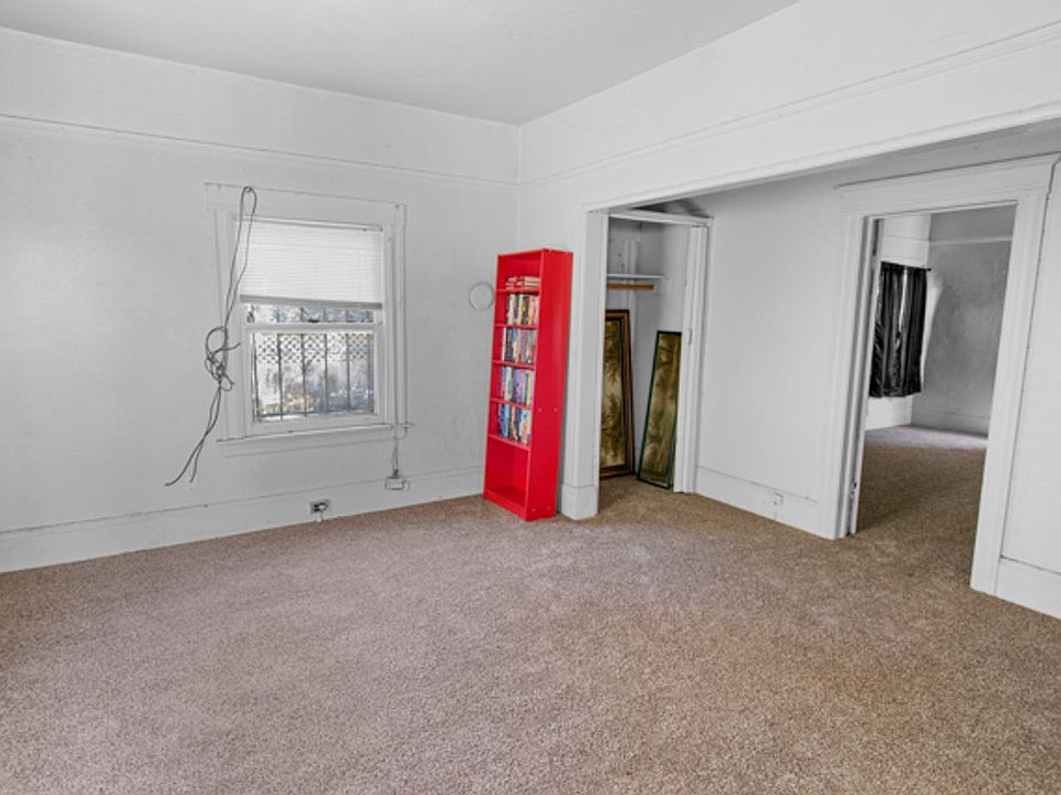 1st image of 518 44th St APT B