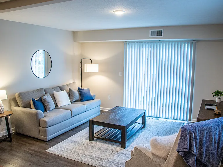 Latham Apartments — Photo 81