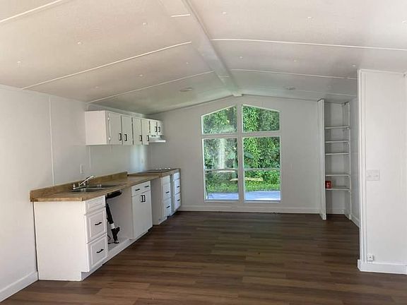 4th image of 925 Ponce De Leon Blvd #20