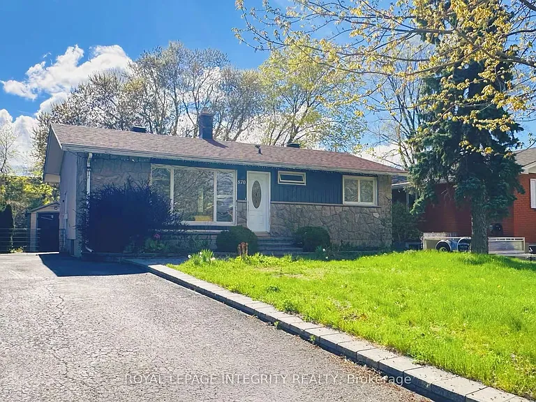 870 Claude St — Photo 1