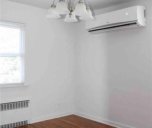 5th image of 69 Ewart St