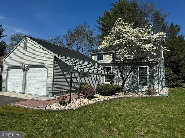 1 Foxborough Ct, Medford, NJ 08055
