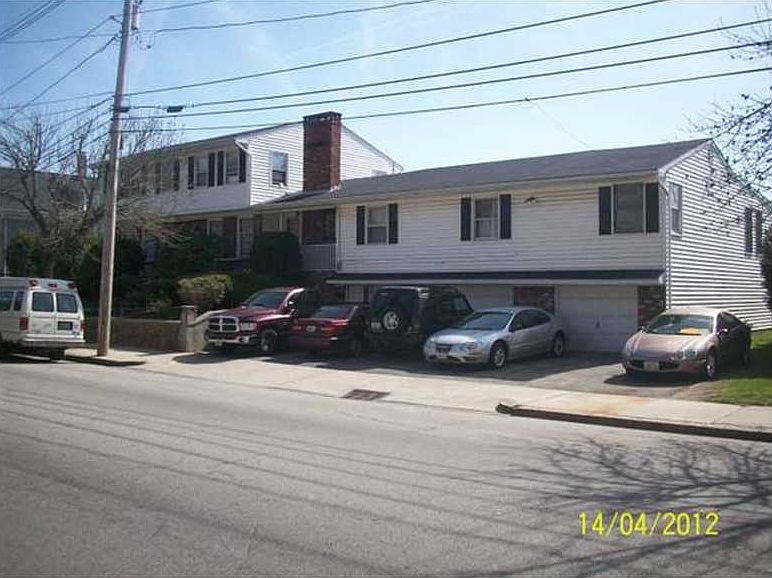 2nd image of 850 Plainfield St