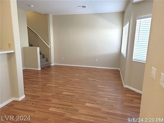 3rd image of 1124 Dusty Creek St