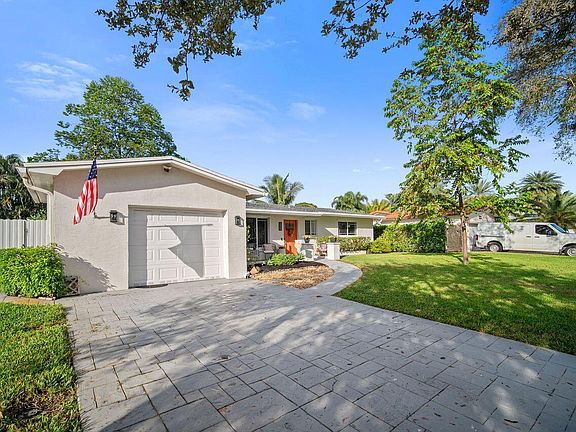 2nd image of 10611 NW 18th Place