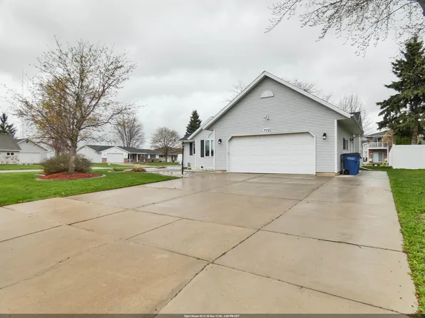 702 Carol Ln, Pulaski, WI 54162