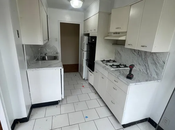 (undisclosed Address), Fresh Meadows, NY 11365