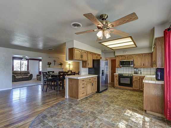 5th image of 124 Florimond Dr