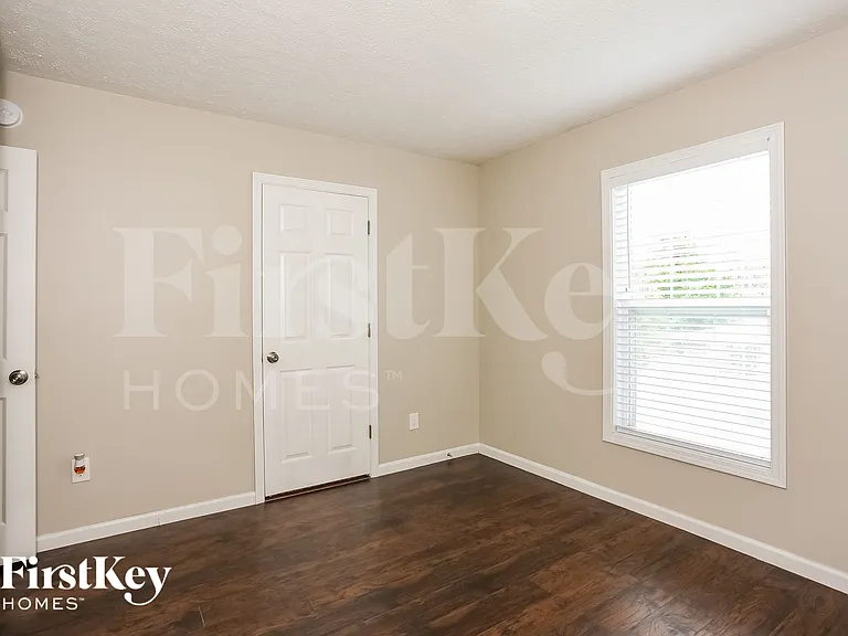 1241 Clock St — Photo 13