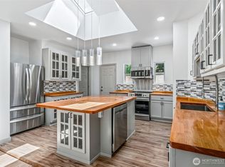 5830 115th Pl NE, Kirkland, WA 98033