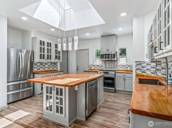 5830 115th Place NE, Kirkland, WA 98033