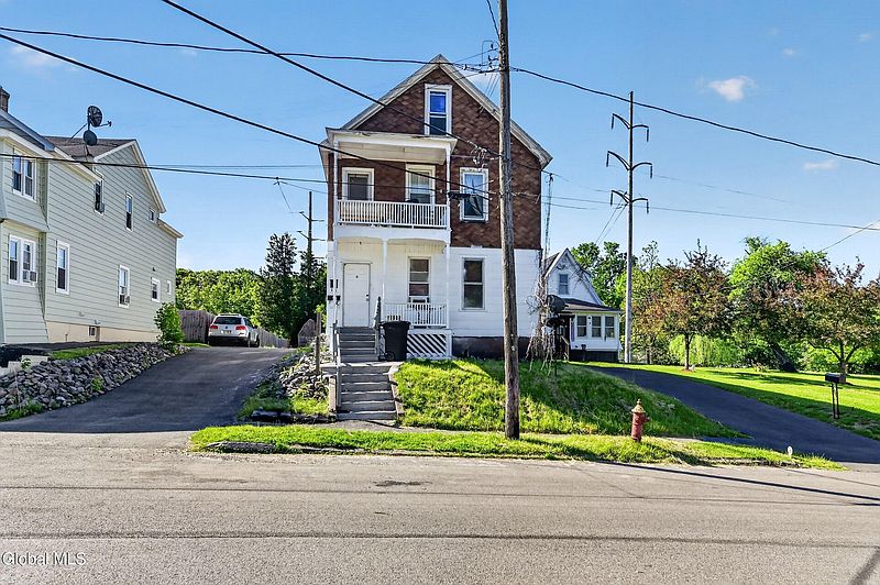 2nd image of 3 Young Avenue