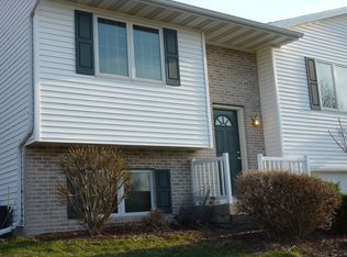 416B W Clover Ln, Cottage Grove, WI 53527